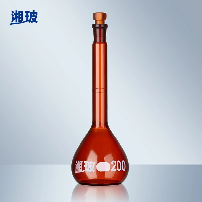 Glass Volumetric Flask3