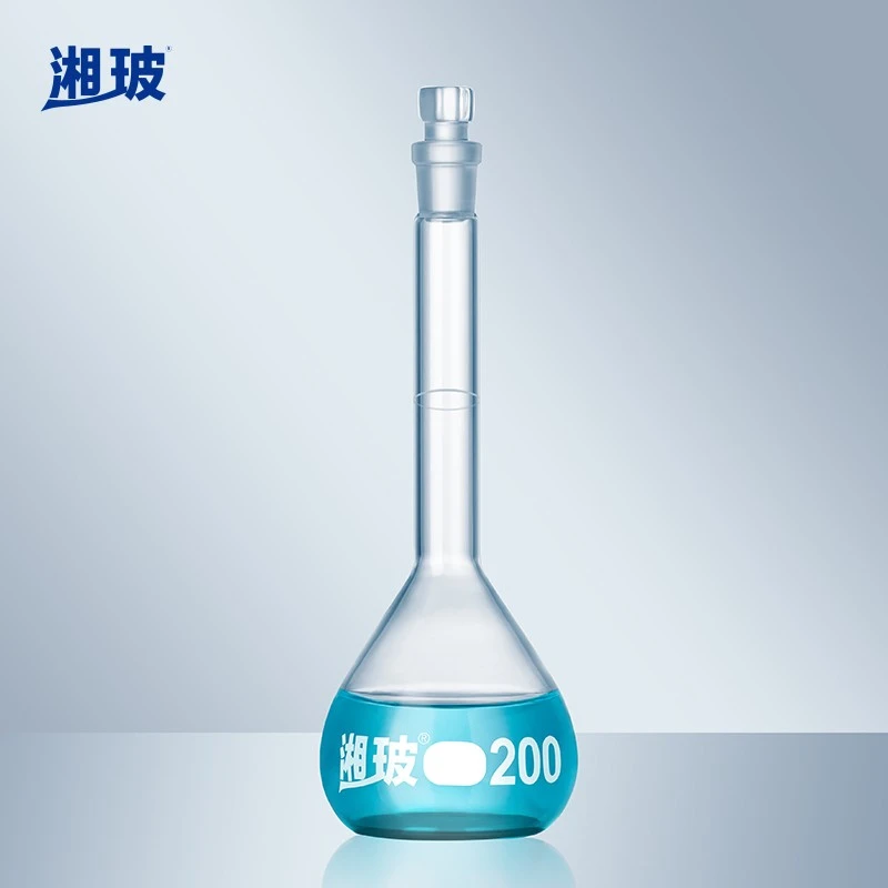 Glass Volumetric Flask4